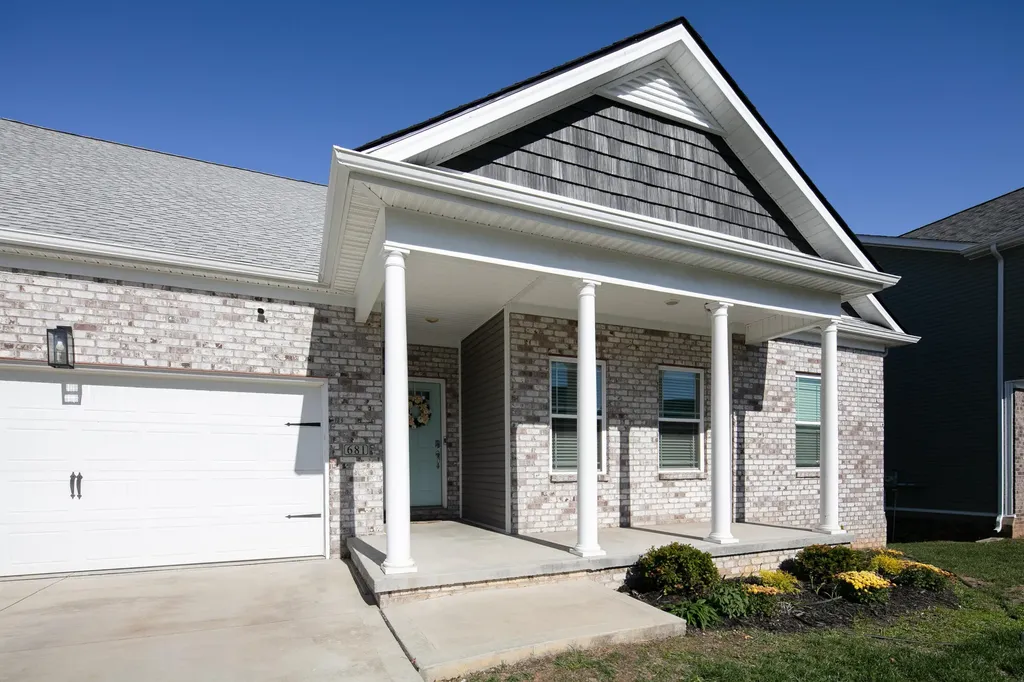 681 Shaker Drive Richmond KY 40475