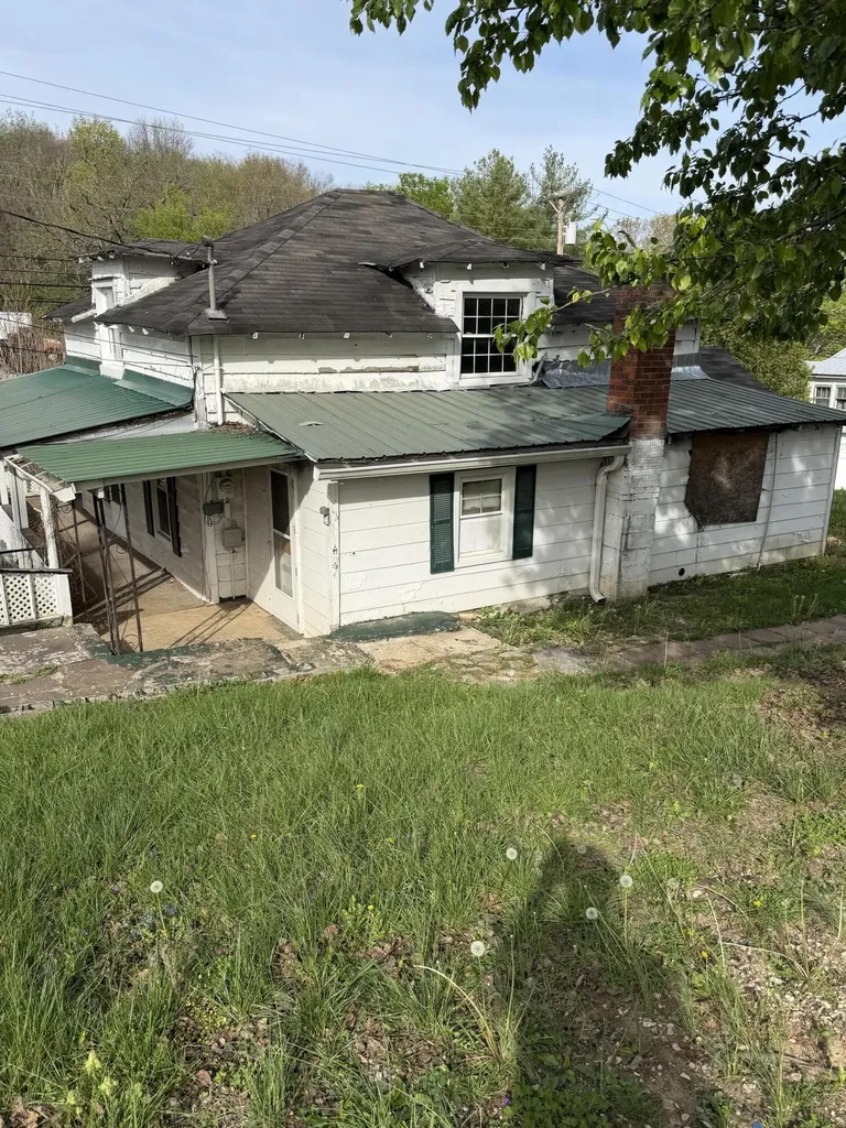 695 W Main Street Mt Vernon KY 40456