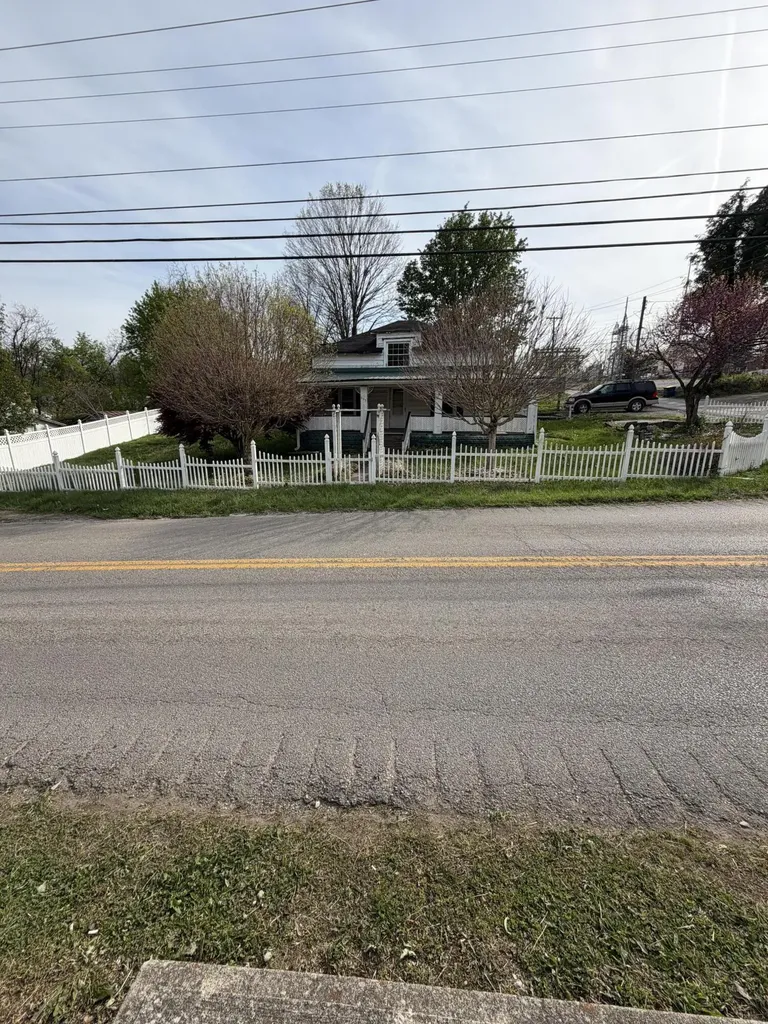 695 W Main Street Mt Vernon KY 40456