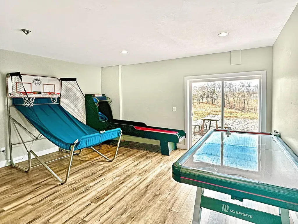 205 Franklin Spears Road Burkesville KY 42717