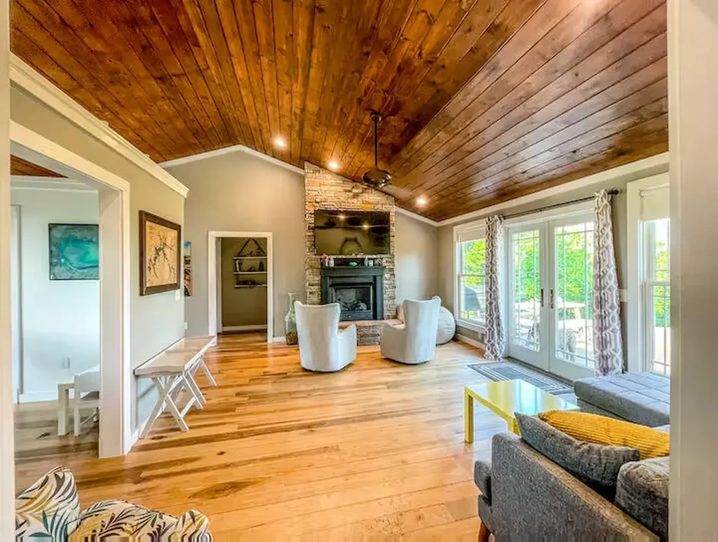 205 Franklin Spears Road Burkesville KY 42717