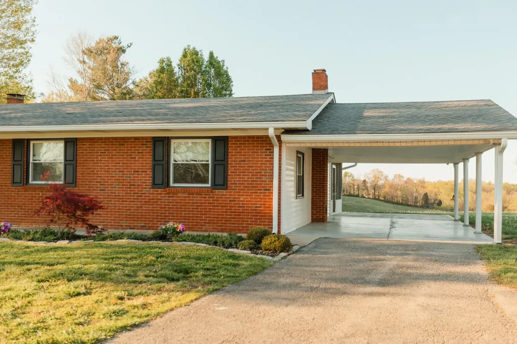734 E Old Norwood Road Science Hill KY 42553