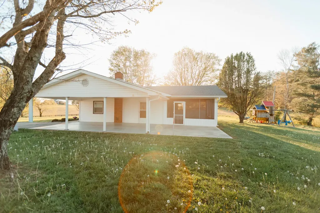 734 E Old Norwood Road Science Hill KY 42553