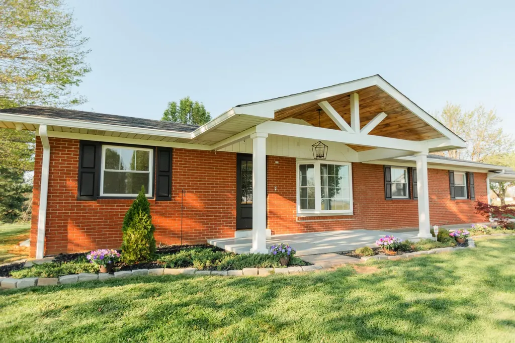 734 E Old Norwood Road Science Hill KY 42553