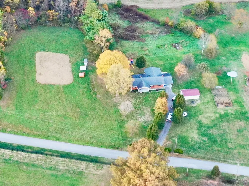 734 E Old Norwood Road Science Hill KY 42553