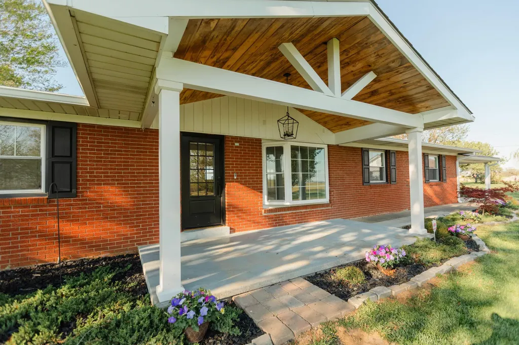 734 E Old Norwood Road Science Hill KY 42553
