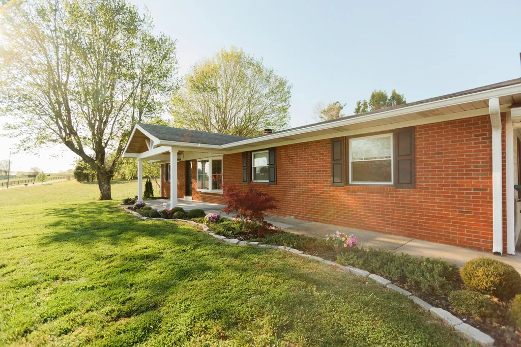734 E Old Norwood Road Science Hill KY 42553
