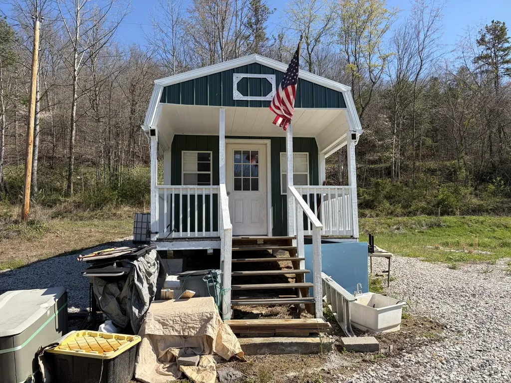1025 State Highway 589 West Liberty KY 41472