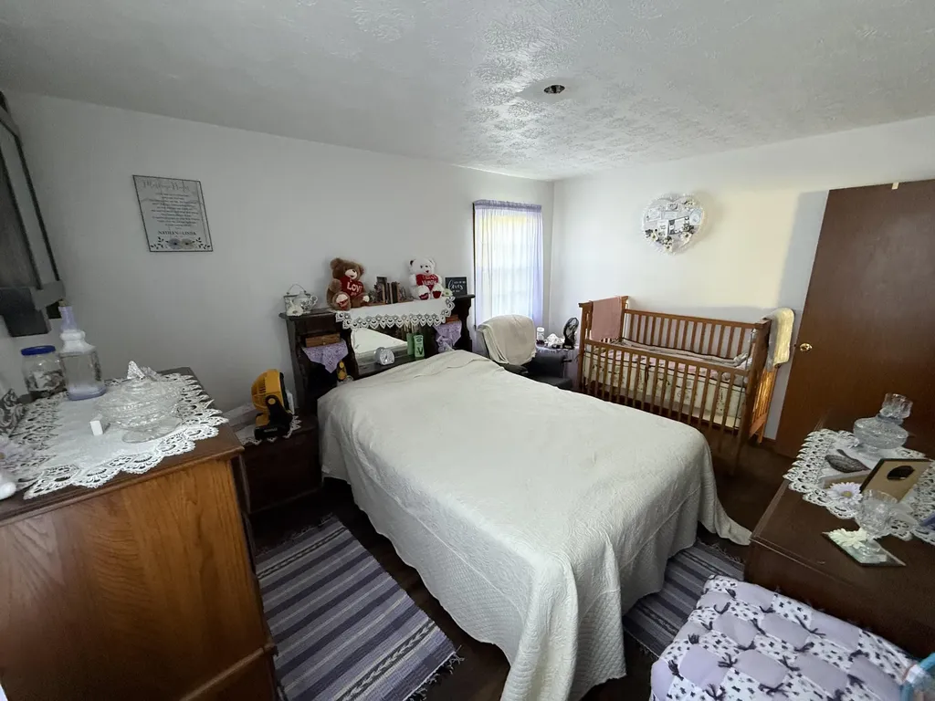 1710 Kentucky 1948 Waynesburg KY 40489