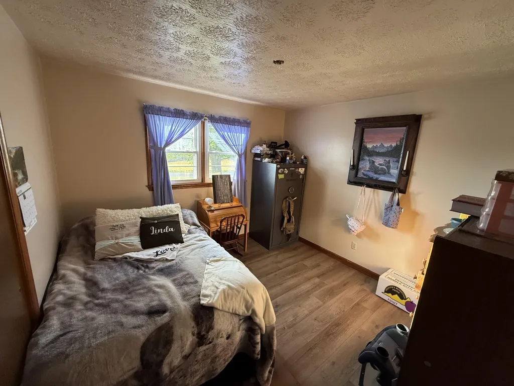1710 Kentucky 1948 Waynesburg KY 40489