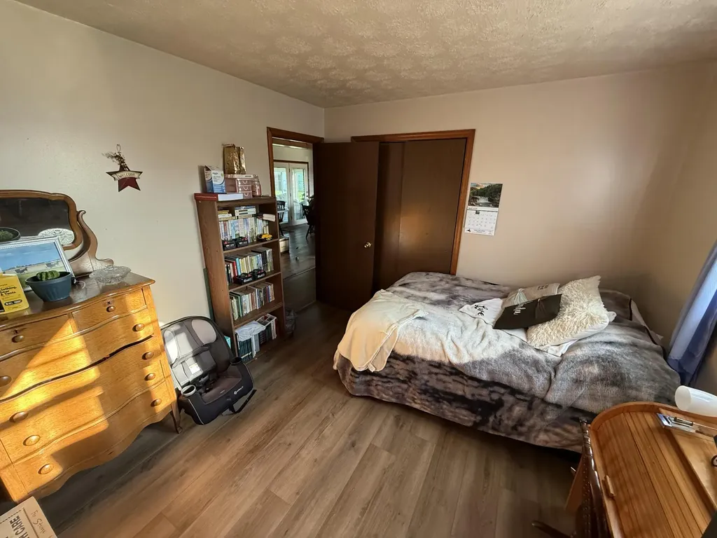 1710 Kentucky 1948 Waynesburg KY 40489