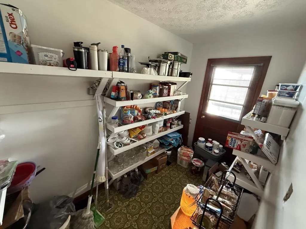 1710 Kentucky 1948 Waynesburg KY 40489