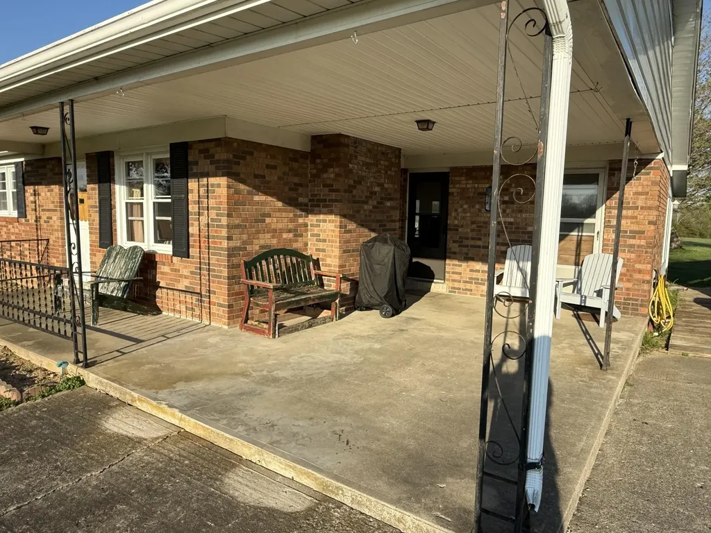 1710 Kentucky 1948 Waynesburg KY 40489