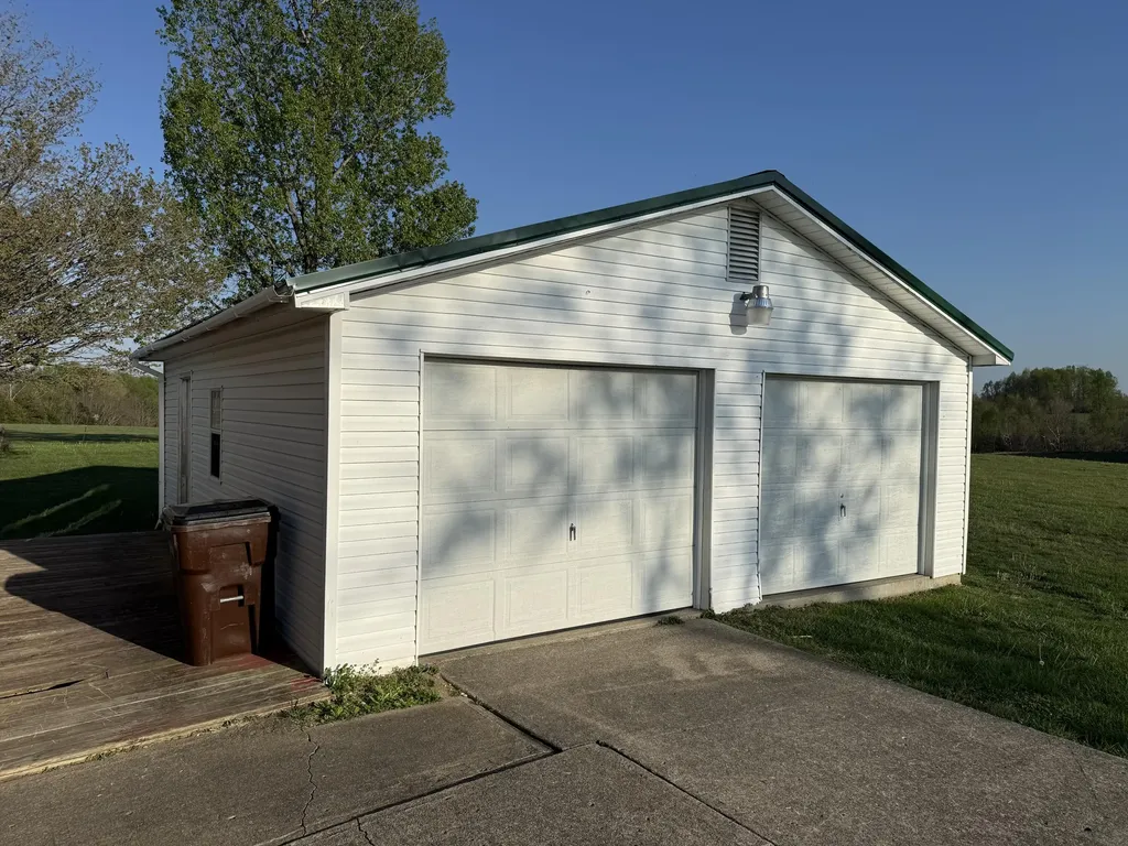 1710 Kentucky 1948 Waynesburg KY 40489