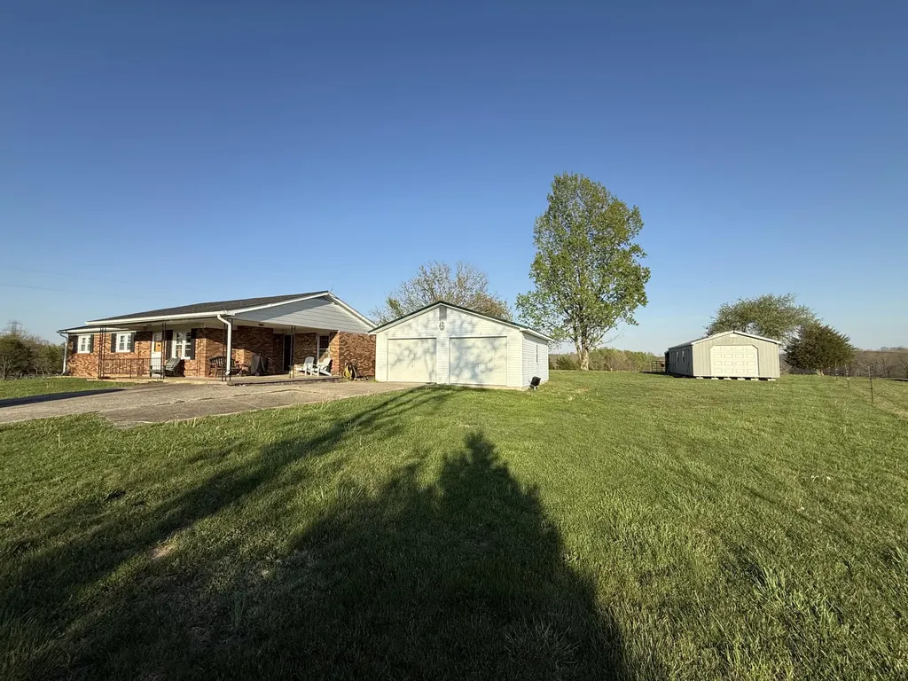 1710 Kentucky 1948 Waynesburg KY 40489