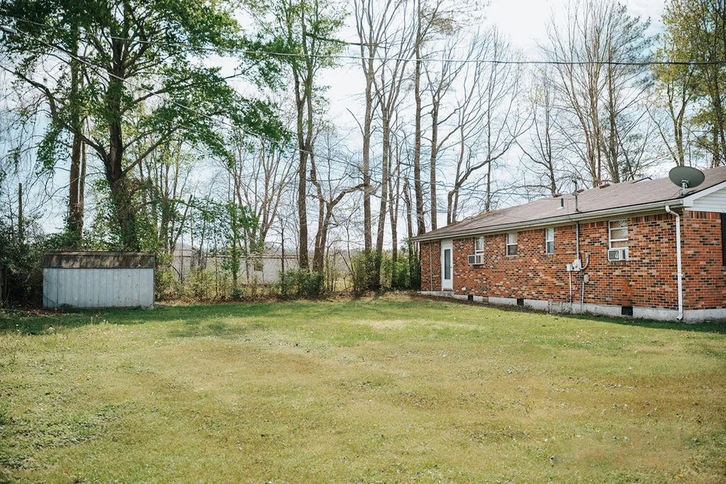 88 Howell Lane Clay City KY 40312