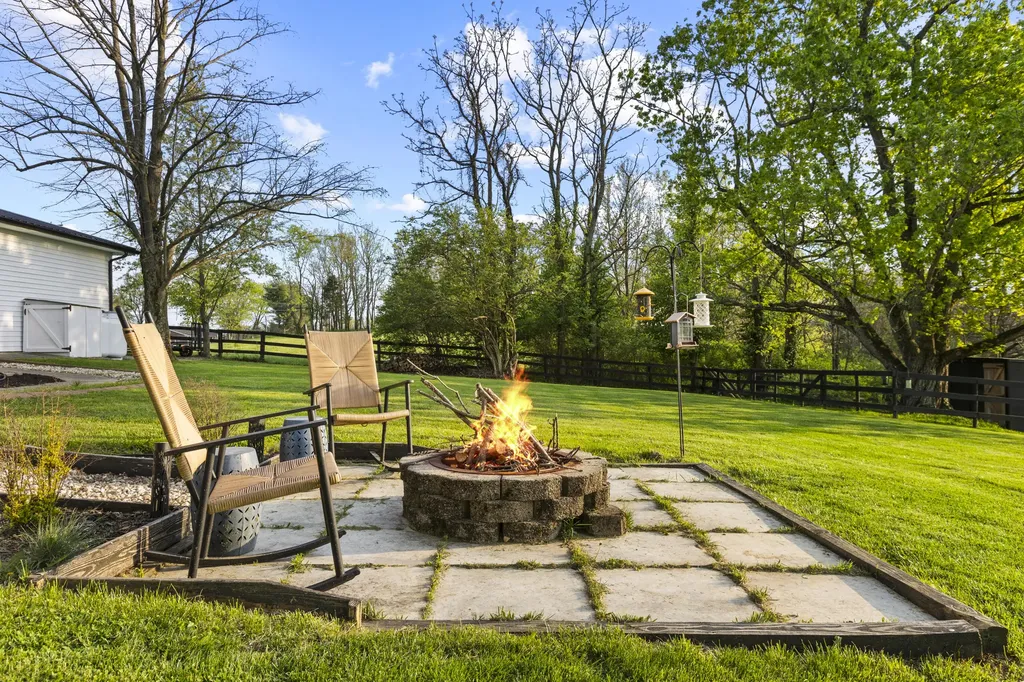 2358 Cincinnati Road Georgetown KY 40324