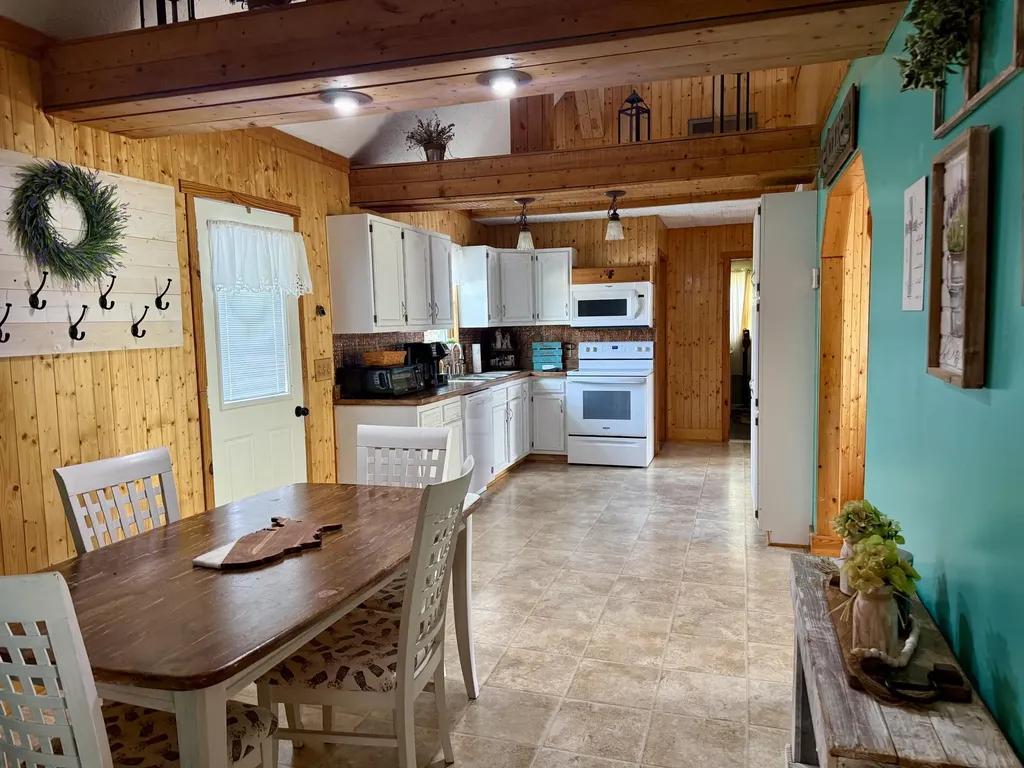 32 Ricky Lane Russell Springs KY 42642