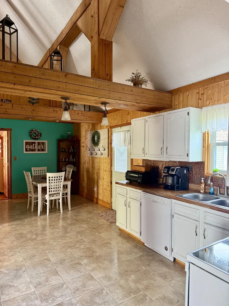32 Ricky Lane Russell Springs KY 42642