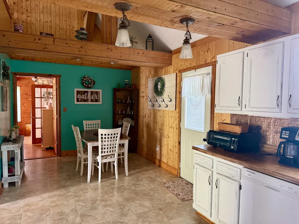 32 Ricky Lane Russell Springs KY 42642