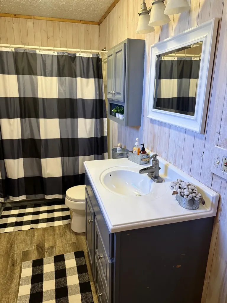 32 Ricky Lane Russell Springs KY 42642