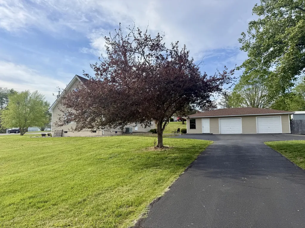 32 Ricky Lane Russell Springs KY 42642