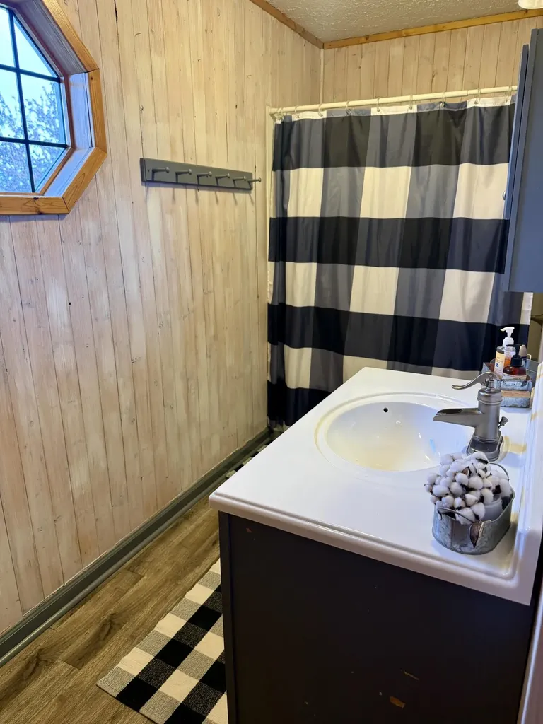 32 Ricky Lane Russell Springs KY 42642