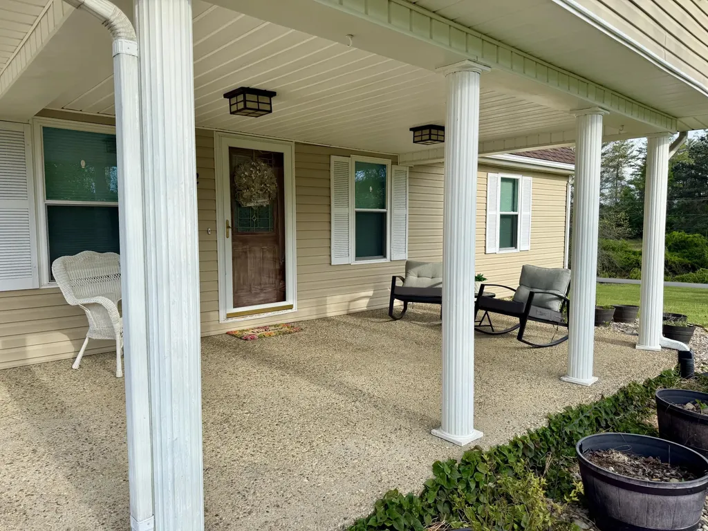32 Ricky Lane Russell Springs KY 42642