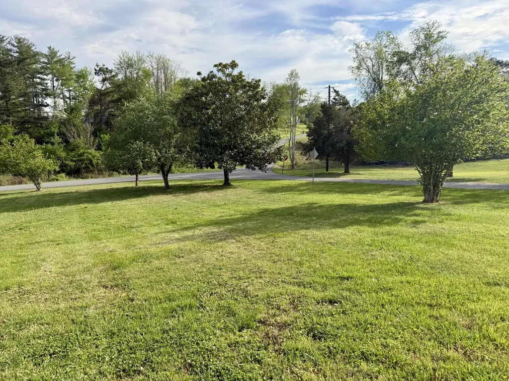 32 Ricky Lane Russell Springs KY 42642