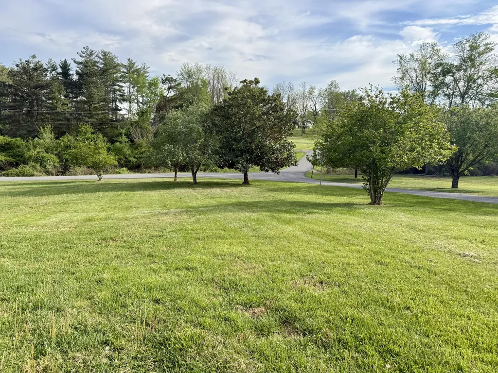 32 Ricky Lane Russell Springs KY 42642