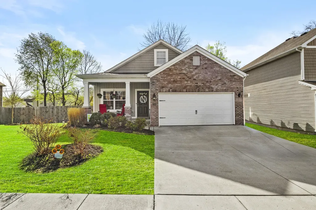409 White Oak Trace Lexington KY 40511