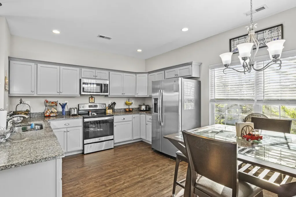 409 White Oak Trace Lexington KY 40511