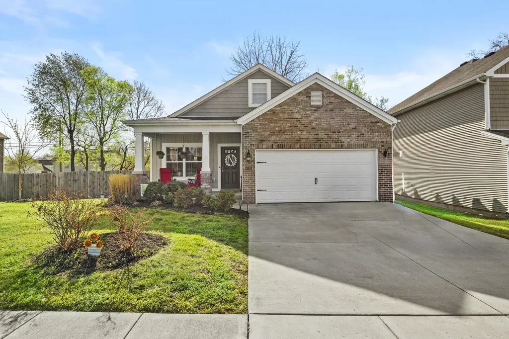 409 White Oak Trace Lexington KY 40511