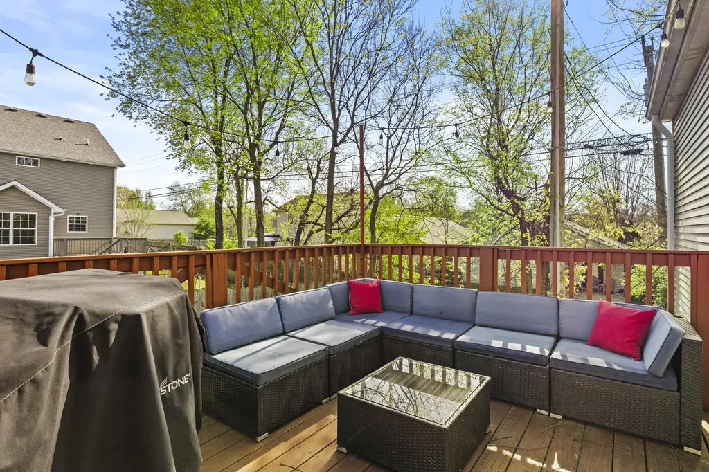 409 White Oak Trace Lexington KY 40511