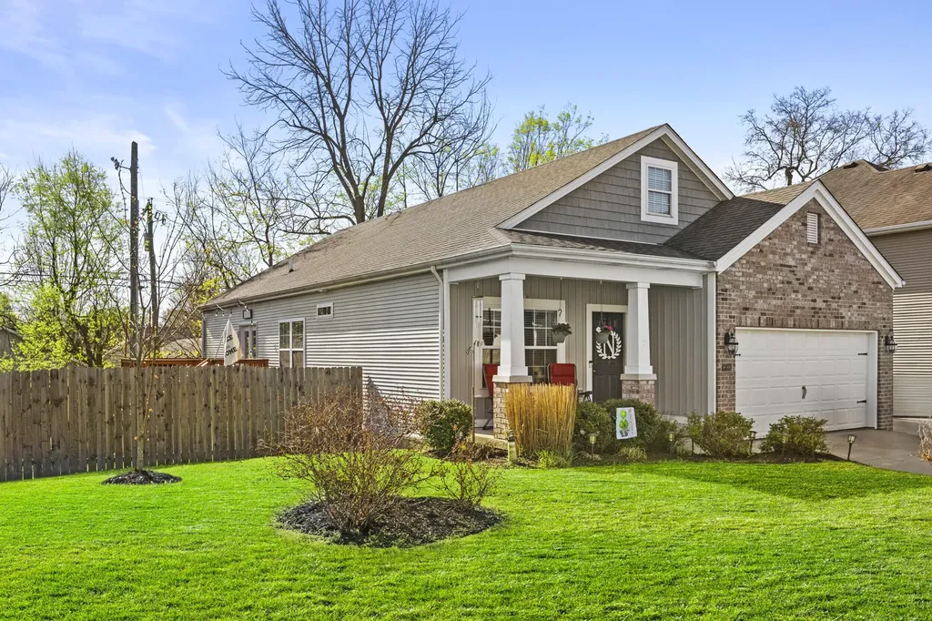 409 White Oak Trace Lexington KY 40511