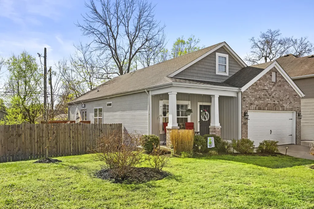 409 White Oak Trace Lexington KY 40511