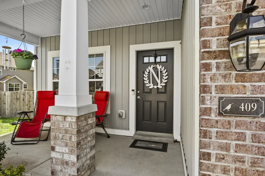 409 White Oak Trace Lexington KY 40511