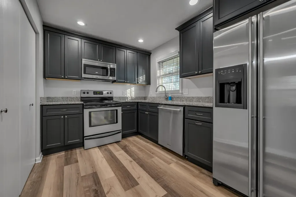 221 Quebec Way Lexington KY 40515