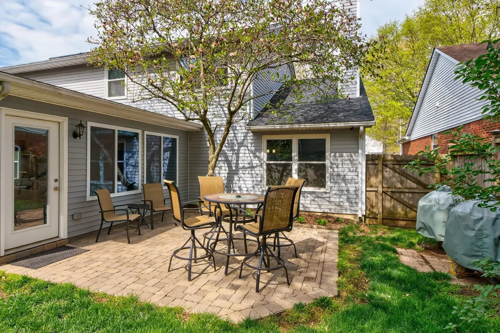 4312 Penshurst Square Lexington KY 40514