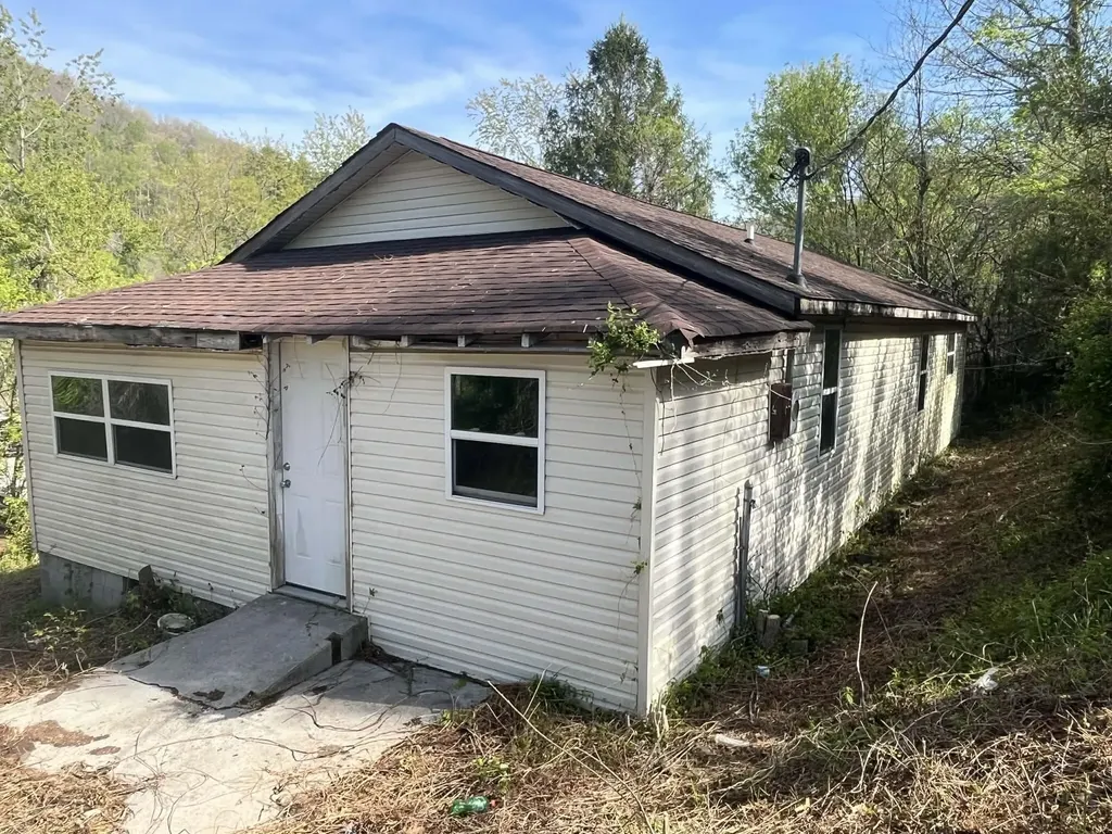 109 Ann Street Pineville KY 40977