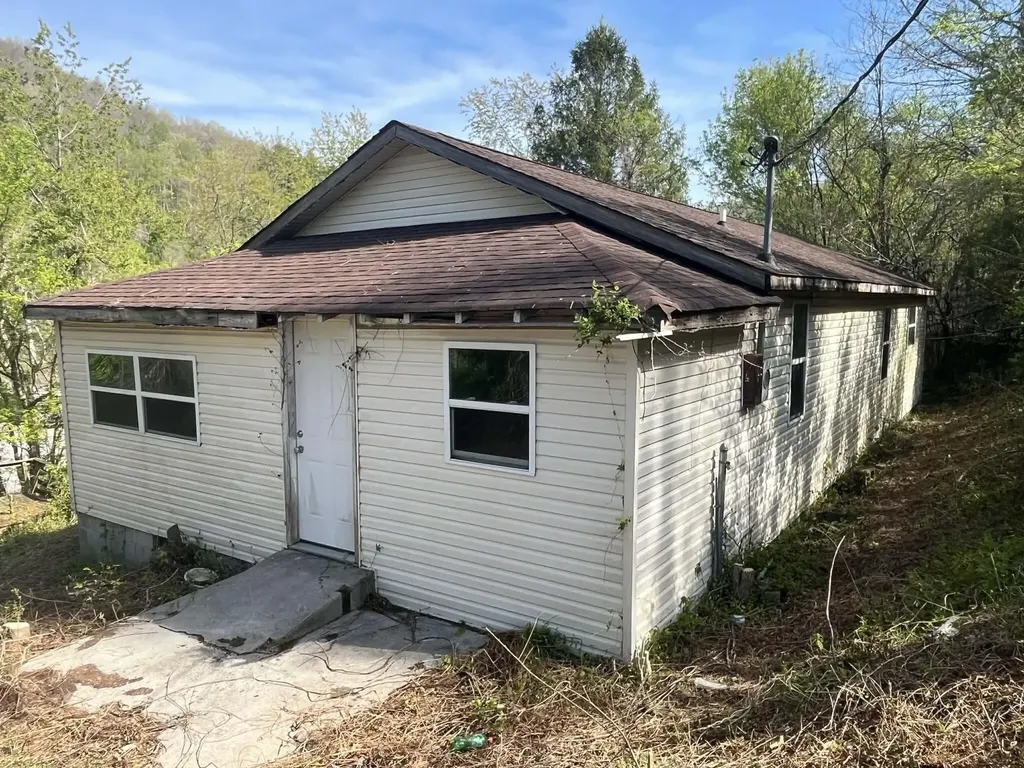 109 Ann Street Pineville KY 40977