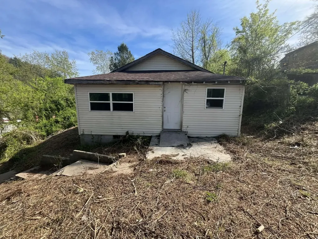109 Ann Street Pineville KY 40977