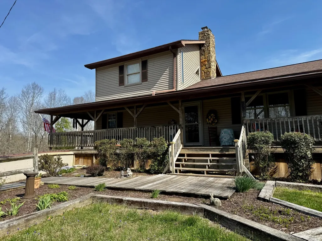 400 D Wilson Road Knifley KY 42753