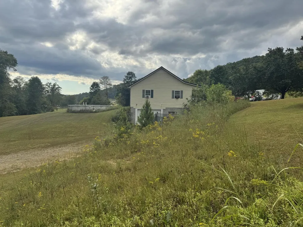 646 Fisher Cemetery Road Barbourville KY 40906