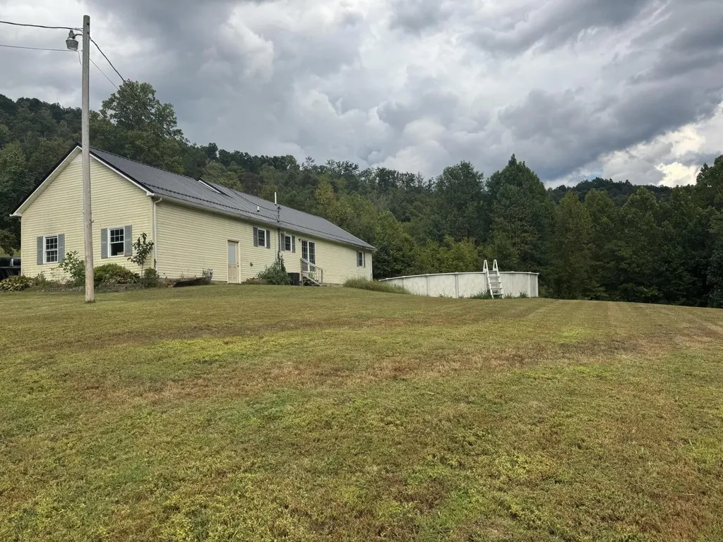 646 Fisher Cemetery Road Barbourville KY 40906
