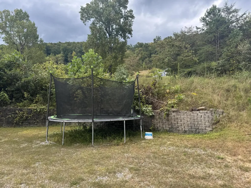 646 Fisher Cemetery Road Barbourville KY 40906