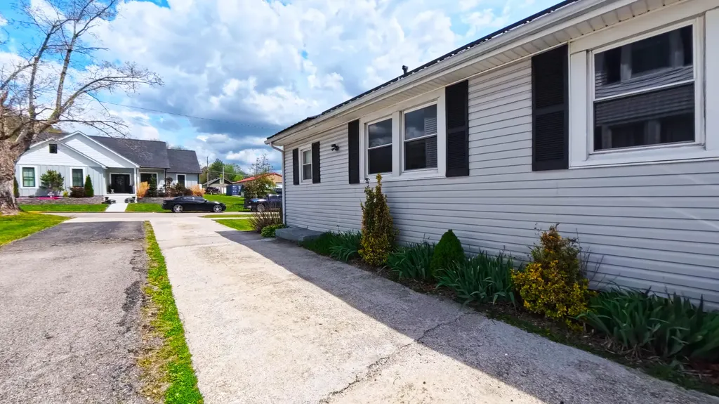 413 Elm Street Ravenna KY 40472