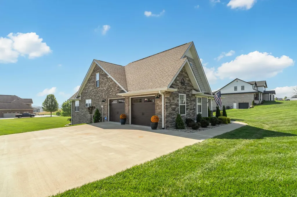 607 Shimmering Moon Drive Somerset KY 42503