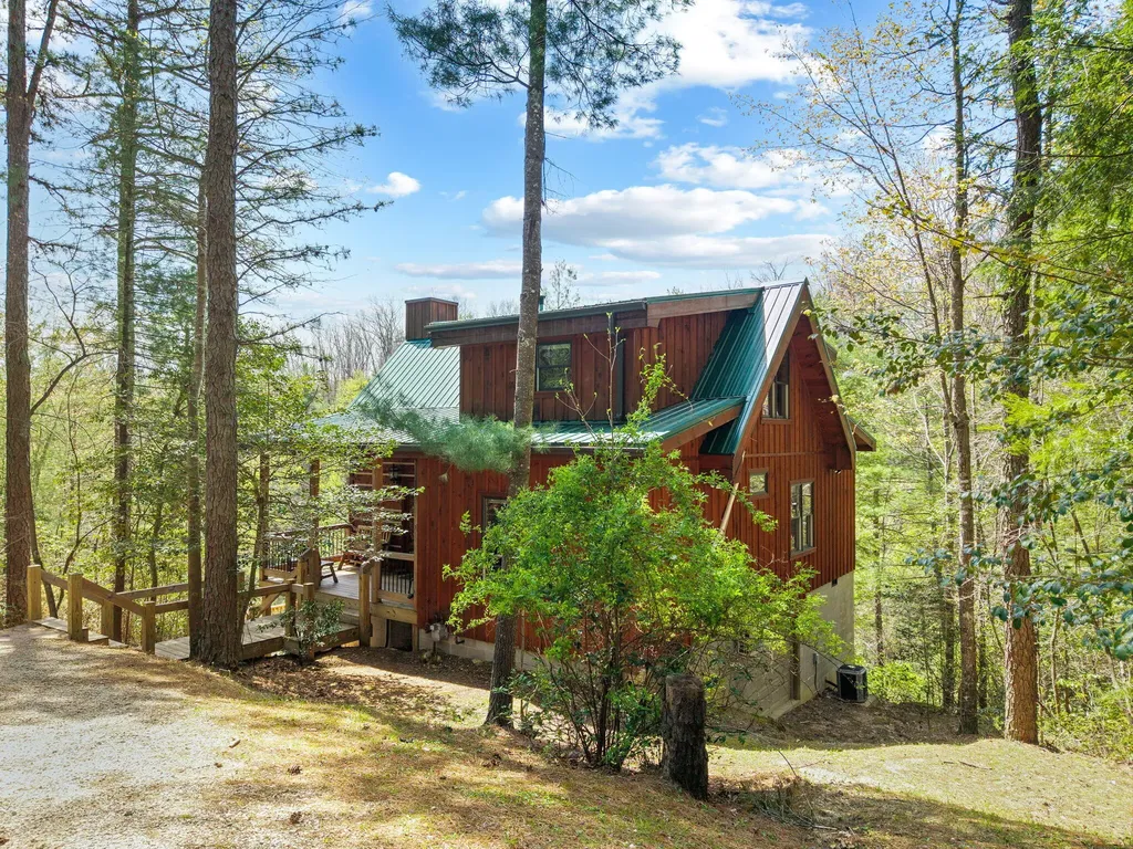 498 Lakeside Drive Zoe KY 41397