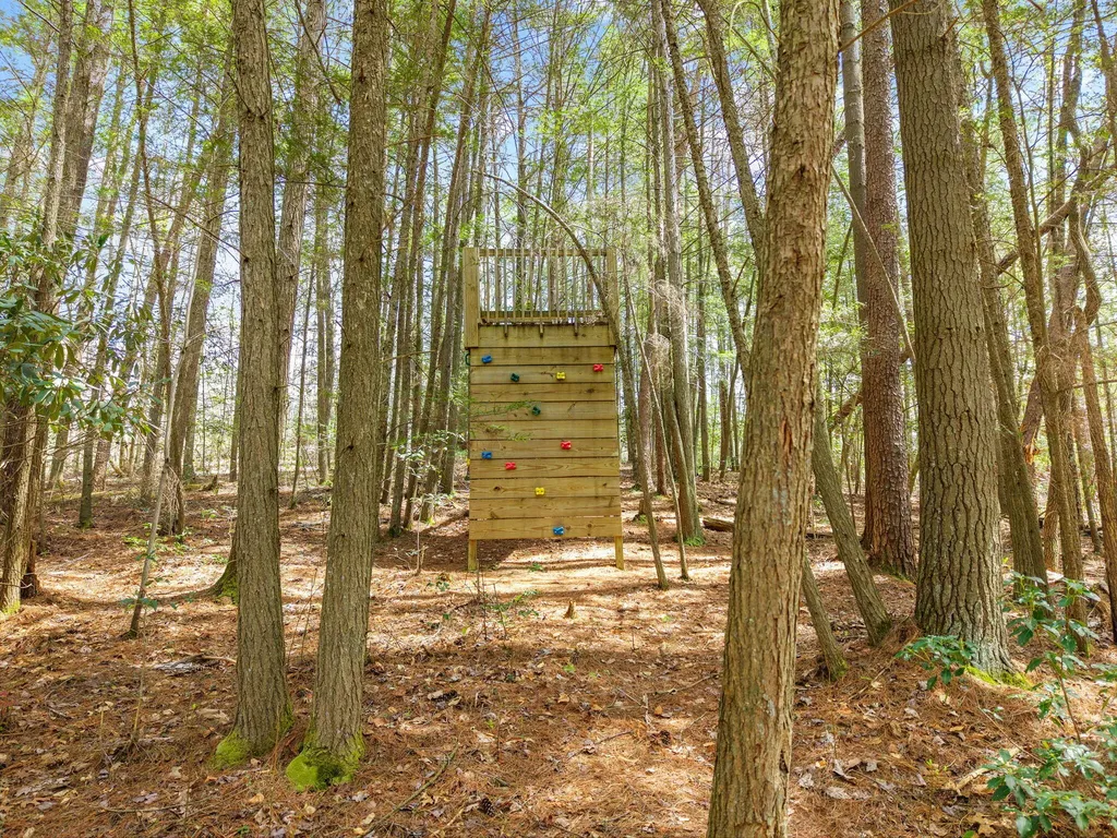 498 Lakeside Drive Zoe KY 41397